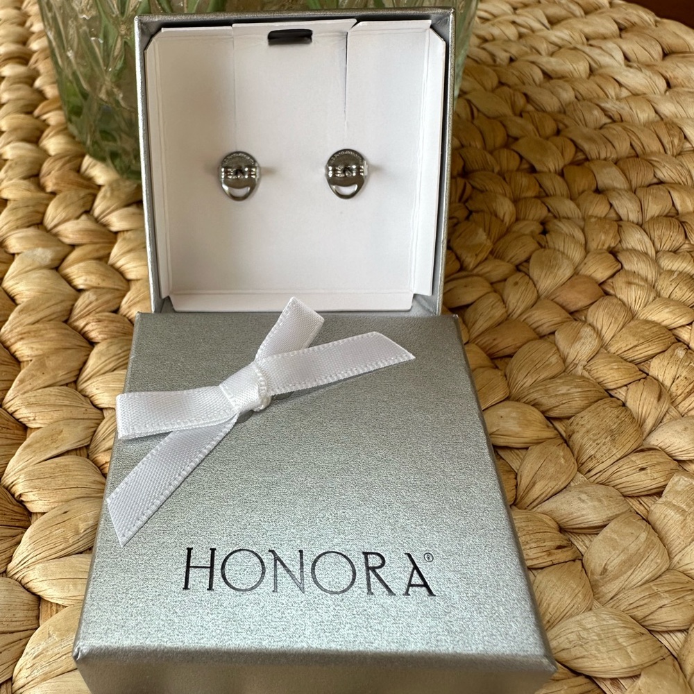 💕 Honora 💕 7 mm Cultured Freshwater Button Shaped Stud Earrings - Picture 2 of 6